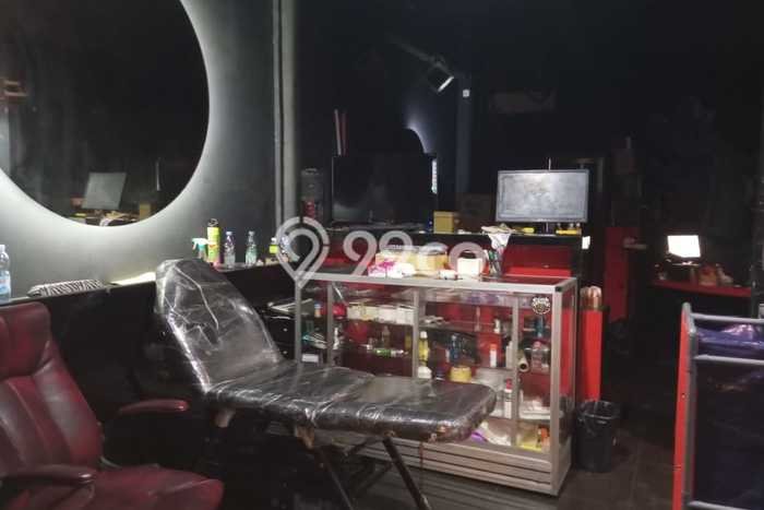 Ruko disewakan lokasi strategis Pasar Kliwon Solo 121m2 Ruko disewakan lokasi strategis Pasar Kliwon Solo 121m2