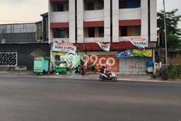 Ruko Komersial Disewakan di Banjarsari Solo Luas 173m2 Ruko Komersial Disewakan di Banjarsari Solo Luas 173m2
