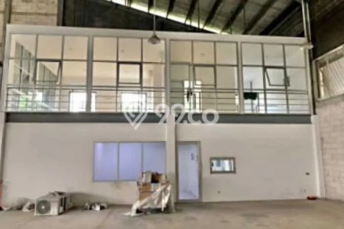 Disewakan Gudang komersial di Gondangrejo luas bangunan 2600m2 Disewakan Gudang komersial di Gondangrejo luas bangunan 2600m2