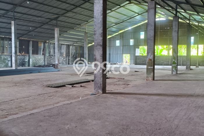 Disewakan Gudang komersial di Gondangrejo luas bangunan 1150m2 Disewakan Gudang komersial di Gondangrejo luas bangunan 1150m2
