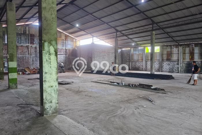 Disewakan Gudang komersial di Gondangrejo luas bangunan 1150m2 Disewakan Gudang komersial di Gondangrejo luas bangunan 1150m2