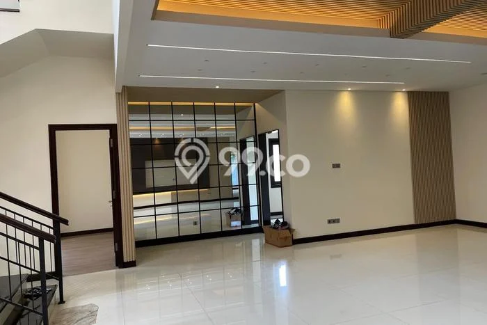 Jual Rumah Luas Elegan Dengan View Eksklusif di Citra Grand, Jakarta Timur Jual Rumah Luas Elegan Dengan View Eksklusif di Citra Grand, Jakarta Timur