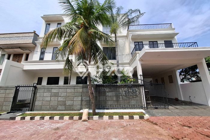 Rumah Nyaman 7 KT LB 420m2 Kondisi Bagus di Galaxy Rumah Nyaman 7 KT LB 420m2 Kondisi Bagus di Galaxy