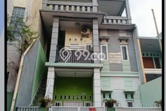 Rumah Kost untuk Dijual di Otista Punya 3 Kamar Rumah Kost untuk Dijual di Otista Punya 3 Kamar