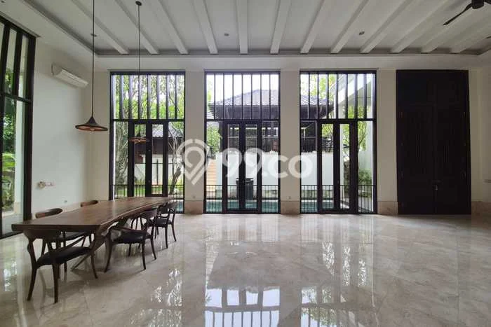 Rumah Bagus Disewakan di Pejaten, Jakarta Selatan LT 600m2, LB 550m2 Rumah Bagus Disewakan di Pejaten, Jakarta Selatan LT 600m2, LB 550m2