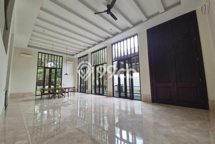 Rumah Bagus Disewakan di Pejaten, Jakarta Selatan LT 600m2, LB 550m2 Rumah Bagus Disewakan di Pejaten, Jakarta Selatan LT 600m2, LB 550m2