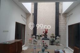 LOKASI PREMIUM! Rumah Strategis area Kelapa Gading, LT 250m2m² LB 450m2m² LOKASI PREMIUM! Rumah Strategis area Kelapa Gading, LT 250m2m² LB 450m2m²