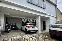 Kost di Kebayoran Baru, Area 200m², Lokasi Premium Kost di Kebayoran Baru, Area 200m², Lokasi Premium