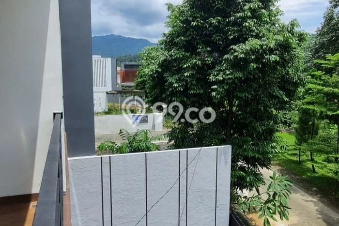 Ready to Use! Luxury House LT 236m2 Desain Modern di Sentul City Ready to Use! Luxury House LT 236m2 Desain Modern di Sentul City