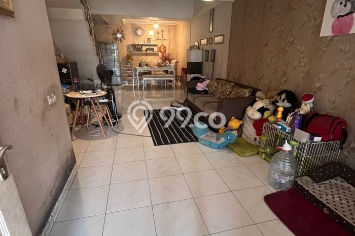 Dijual Hunian Rumah Nyaman 5 Kamar di Semanan, Jakarta Barat Dijual Hunian Rumah Nyaman 5 Kamar di Semanan, Jakarta Barat