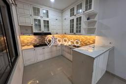 Rumah Elit LB 180m2 Siap Huni Desain Elegan di Green Lake City, Jakarta Barat Rumah Elit LB 180m2 Siap Huni Desain Elegan di Green Lake City, Jakarta Barat