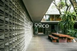 Hunian Elit LB 304m2 Siap Huni Desain Elegan di Jati Padang, Jakarta Selatan Hunian Elit LB 304m2 Siap Huni Desain Elegan di Jati Padang, Jakarta Selatan