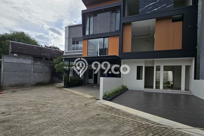 For Sale Rumah Elit Exclusive di Cilandak, Jakarta Selatan For Sale Rumah Elit Exclusive di Cilandak, Jakarta Selatan