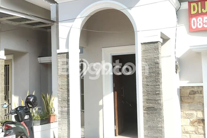 Dijual Cepat Rumah Bagus Siap Huni LB 50m2 di Tenayan Raya, Pekanbaru Dijual Cepat Rumah Bagus Siap Huni LB 50m2 di Tenayan Raya, Pekanbaru