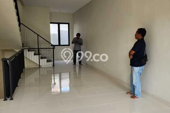 Unit Ruko Disewakan di Raffles Hills di Area Ramai & Strategis Unit Ruko Disewakan di Raffles Hills di Area Ramai & Strategis