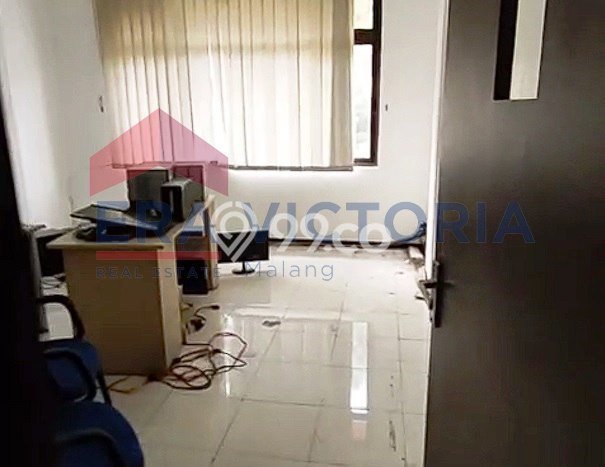 Ruko Disewa di Malang dengan LB 243m2 Area Komersial Ramai Ruko Disewa di Malang dengan LB 243m2 Area Komersial Ramai