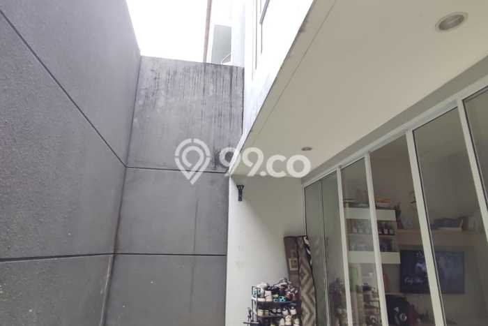 Hunian Mewah LB 120m2 Siap Huni Desain Elegan di Bintaro, Tangerang Selatan Hunian Mewah LB 120m2 Siap Huni Desain Elegan di Bintaro, Tangerang Selatan