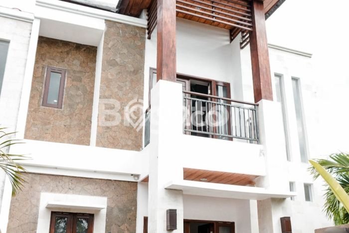 Vila di , Dimensi 215m2m², Area Potensial untuk usaha Vila di , Dimensi 215m2m², Area Potensial untuk usaha