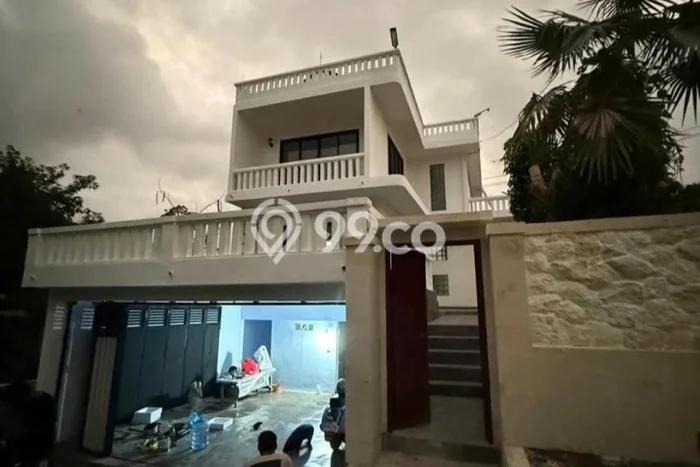 FOR SALE! Vila Kawasan , Luas 200m2m², Posisi Strategis FOR SALE! Vila Kawasan , Luas 200m2m², Posisi Strategis