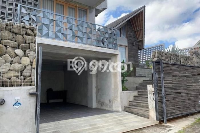 Tersedia Vila untuk Rent di , Luas 250m2m², Akses ke Pusat Kota Tersedia Vila untuk Rent di , Luas 250m2m², Akses ke Pusat Kota