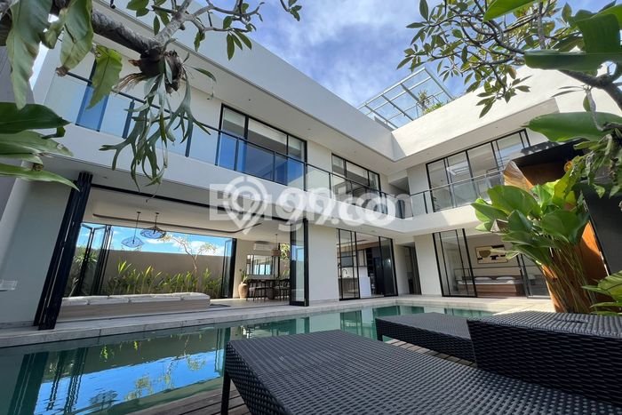 Vila Disewakan Kawasan , Area 330m2m², Lingkungan Nyaman Vila Disewakan Kawasan , Area 330m2m², Lingkungan Nyaman
