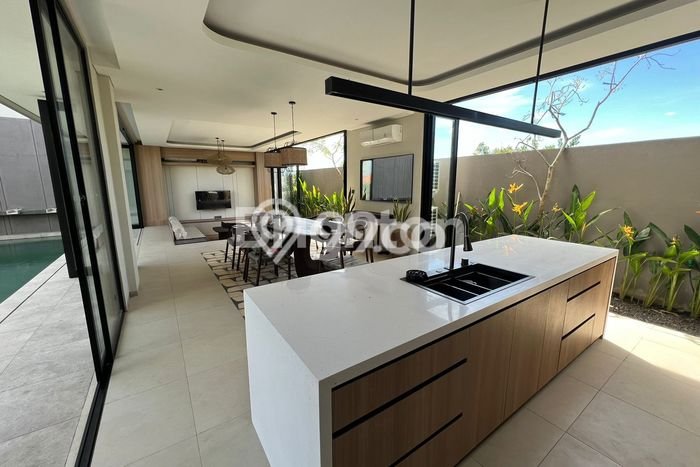 Vila Disewakan Kawasan , Area 330m2m², Lingkungan Nyaman Vila Disewakan Kawasan , Area 330m2m², Lingkungan Nyaman