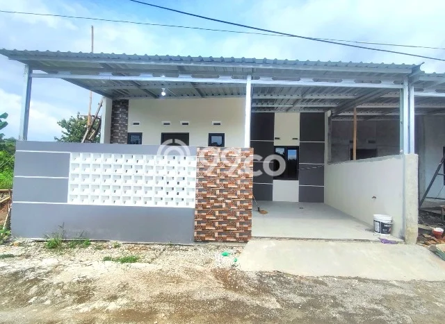 Rumah Sederhana Dijual di Gondangrejo 3 Kamar dengan LT 100m2 Rumah Sederhana Dijual di Gondangrejo 3 Kamar dengan LT 100m2