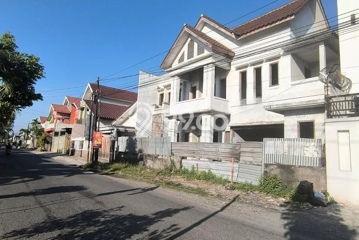 Siap Huni Hunian Elit 6 Kamar di Colomadu Dekat ke Mana Pun Siap Huni Hunian Elit 6 Kamar di Colomadu Dekat ke Mana Pun