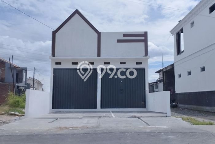 Area Ramai! Ruko Dijual di Kartasura untuk Bisnis Luas Bangunan 80m2 Area Ramai! Ruko Dijual di Kartasura untuk Bisnis Luas Bangunan 80m2