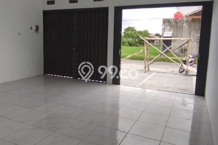 Area Ramai! Ruko Dijual di Kartasura untuk Bisnis Luas Bangunan 80m2 Area Ramai! Ruko Dijual di Kartasura untuk Bisnis Luas Bangunan 80m2