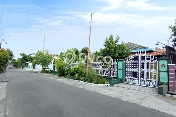 Dijual Rumah Premium dengan Fasilitas Sekitar Komplit di Laweyan, Surakarta Dijual Rumah Premium dengan Fasilitas Sekitar Komplit di Laweyan, Surakarta