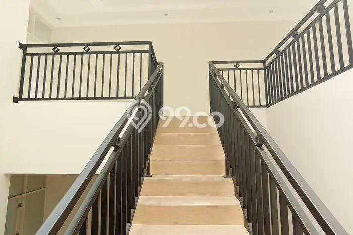 Rumah Luxury Modern Tanpa Renovasi di Tidar Malang Rumah Luxury Modern Tanpa Renovasi di Tidar Malang