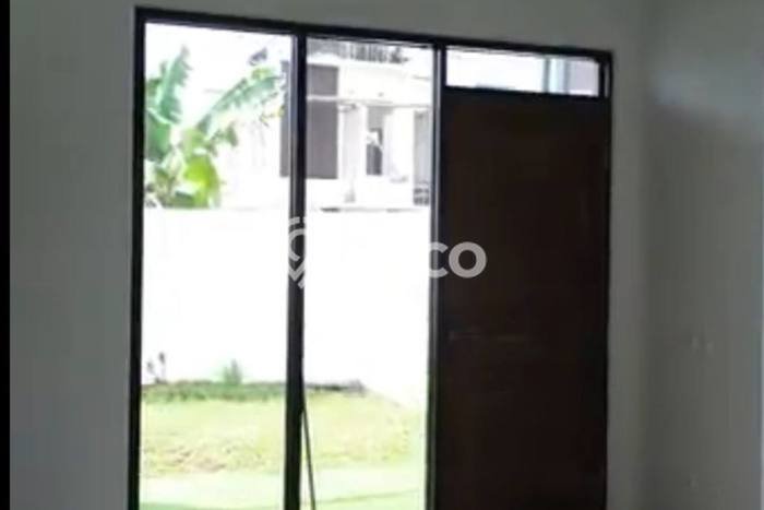 Vila di Batu, Area 65m², Akses ke transportasi publik Vila di Batu, Area 65m², Akses ke transportasi publik