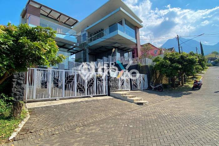 Vila di , Dimensi 450m2m², Kawasan Asri untuk tempat tinggal Vila di , Dimensi 450m2m², Kawasan Asri untuk tempat tinggal