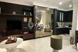 Ready to Use! Luxury House LT 200m2 Desain Modern di Permata Buana Ready to Use! Luxury House LT 200m2 Desain Modern di Permata Buana