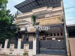 Lokasi terbaik! Rumah siap pakai disewakan di Medan Baru LB 300m2 Lokasi terbaik! Rumah siap pakai disewakan di Medan Baru LB 300m2
