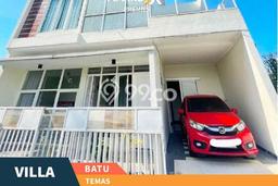 Rumah Strategis Modern Lb 188m2 di Batu, Batu Rumah Strategis Modern Lb 188m2 di Batu, Batu