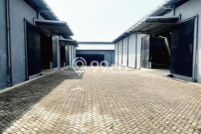 FOR SALE! Gudang di Singosari Malang, LT 7200m2, LB 5500m2 FOR SALE! Gudang di Singosari Malang, LT 7200m2, LB 5500m2