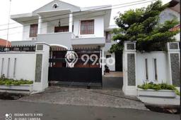 Rumah Eksklusif Dijual LT 350m2 di Kebon Jeruk, Jakarta Barat Rumah Eksklusif Dijual LT 350m2 di Kebon Jeruk, Jakarta Barat