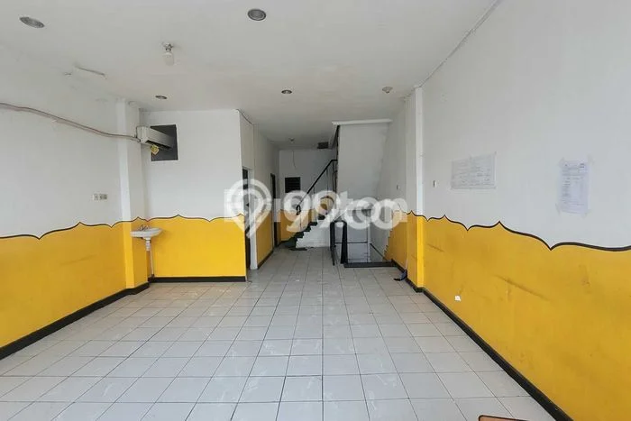 Area Ramai! Ruko Dijual di Pancoran Mas untuk Bisnis Luas Bangunan 200m2 Area Ramai! Ruko Dijual di Pancoran Mas untuk Bisnis Luas Bangunan 200m2