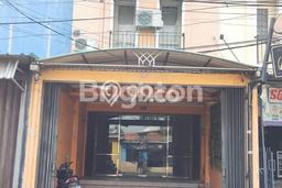Ruko Disewa di Depok dengan LB 126m2 Area Komersial Ramai Ruko Disewa di Depok dengan LB 126m2 Area Komersial Ramai