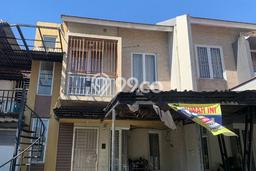 For Sale Rumah 4 Kamar Lokasi Ideal Nyaman dan Strategis di Serpong For Sale Rumah 4 Kamar Lokasi Ideal Nyaman dan Strategis di Serpong
