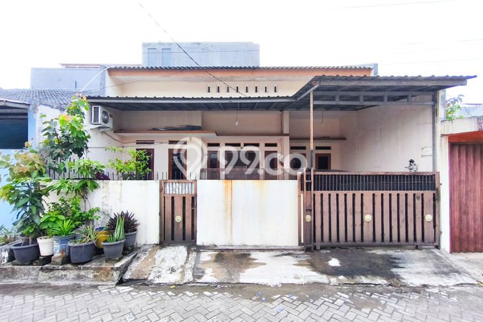 Rumah Modern Minimalis 4 Kamar Siap Huni di Karawaci Rumah Modern Minimalis 4 Kamar Siap Huni di Karawaci