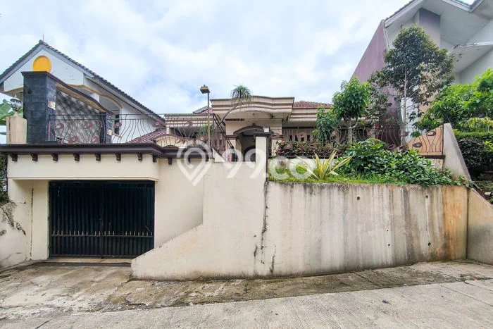 Rumah Strategis Modern Lb 160m2 di Pancoran Mas, Depok Rumah Strategis Modern Lb 160m2 di Pancoran Mas, Depok