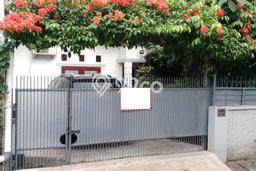 Dijual Rumah 4 Kamar Lokasi Ideal Nyaman dan Strategis di Pamulang Dijual Rumah 4 Kamar Lokasi Ideal Nyaman dan Strategis di Pamulang