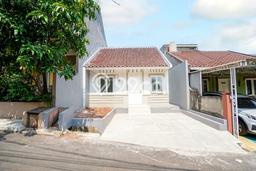 For Sale Rumah 2 Kamar Lokasi Strategis Nyaman dan Strategis di Cipayung For Sale Rumah 2 Kamar Lokasi Strategis Nyaman dan Strategis di Cipayung