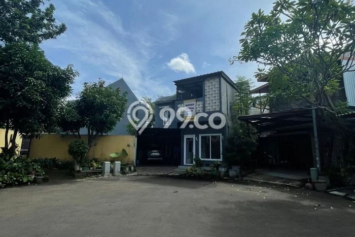 Rumah Strategis Modern Lb 200m2 di Ciputat, Tangerang Selatan Rumah Strategis Modern Lb 200m2 di Ciputat, Tangerang Selatan