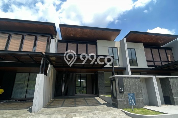 Rumah Mewah LB 189m2 Siap Huni Desain Elegan di Candi Golf, Semarang Rumah Mewah LB 189m2 Siap Huni Desain Elegan di Candi Golf, Semarang