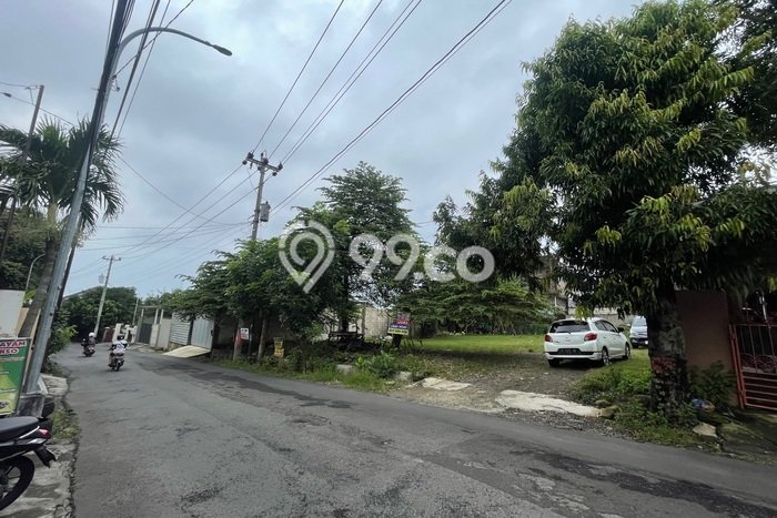 Lahan Dijual Lokasi Strategis di Semarang dengan Luas 600m2 Lahan Dijual Lokasi Strategis di Semarang dengan Luas 600m2