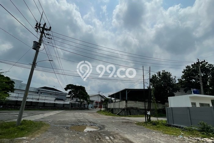 Gudang disewakan di Ngaliyan Semarang dengan luas bangunan 1500m2 Gudang disewakan di Ngaliyan Semarang dengan luas bangunan 1500m2
